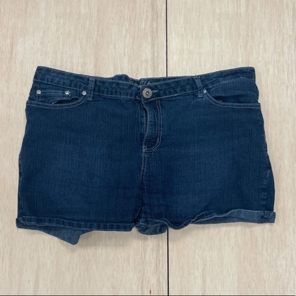 Yam Yam Women’s Jean Shorts - Picture 1 of 4